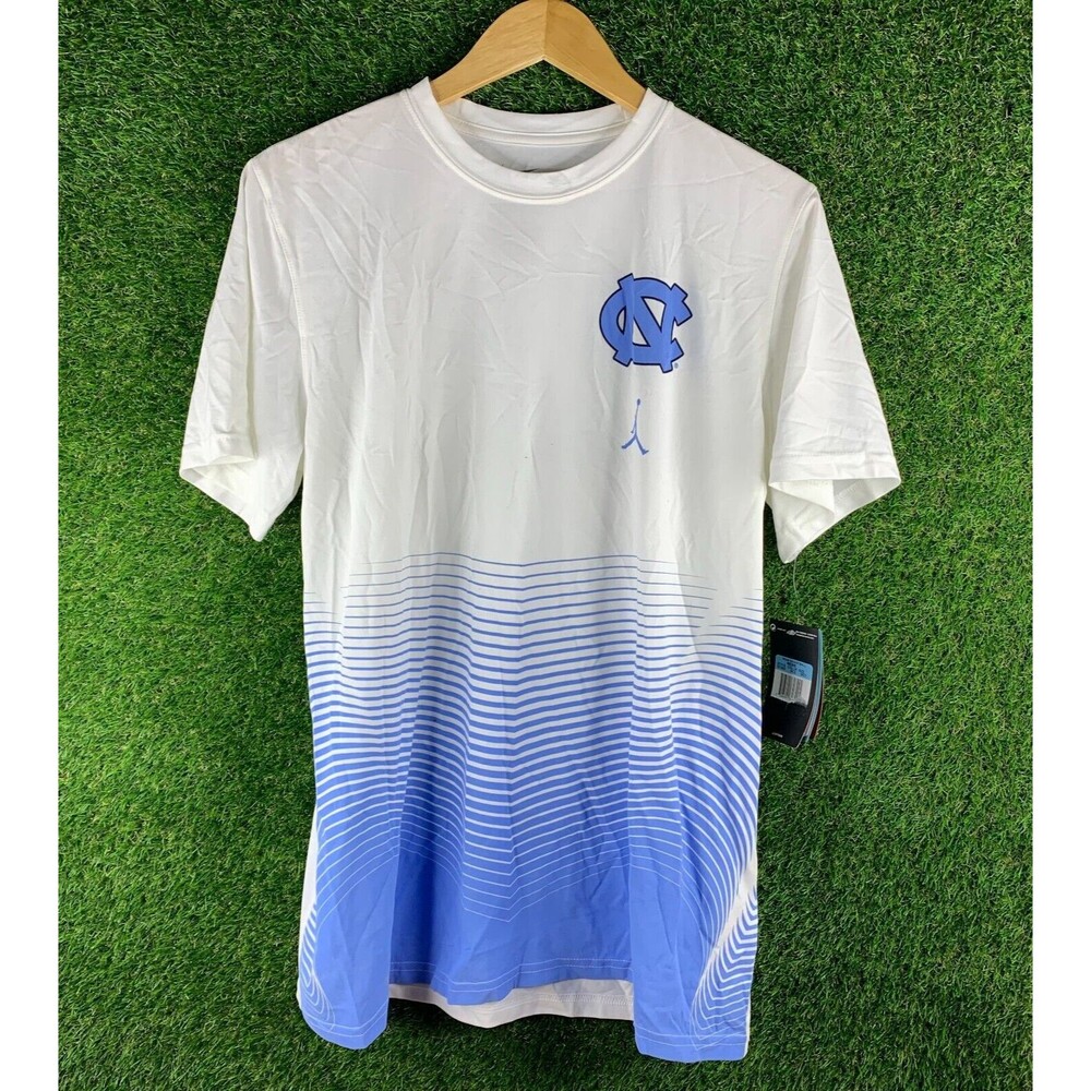 The NIKE Tee Basketball North Carolina Blue Mens  Dri fit SZ M